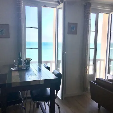 Le Noroit Vue Sur * Étretat