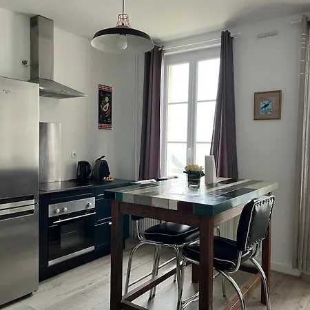 Le Noroit Vue Sur Etretat