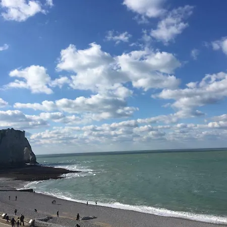 Le Noroit Vue Sur Étretat