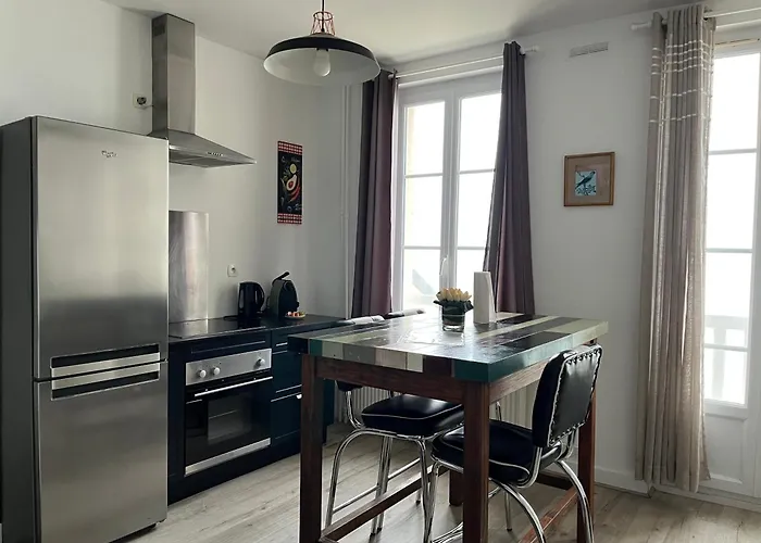 Le Noroit Vue Sur Etretat