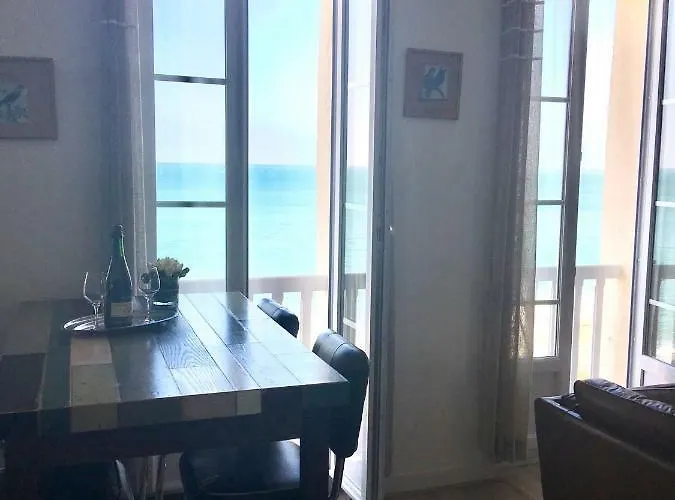 Le Noroit Vue Sur * Etretat